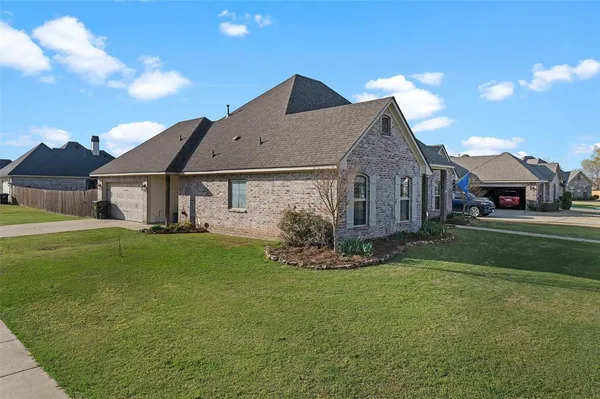 $335,900 | 501 Hempstead Circle, Benton, LA 71006