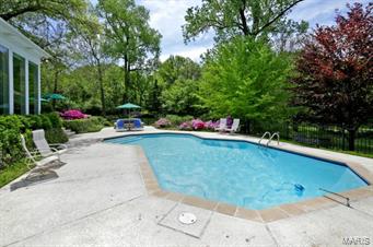 9 Brookwood Road Town and Country, MO 63131 - Photo 3 of 47