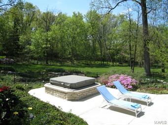 9 Brookwood Road Town and Country, MO 63131 - Photo 35 of 47