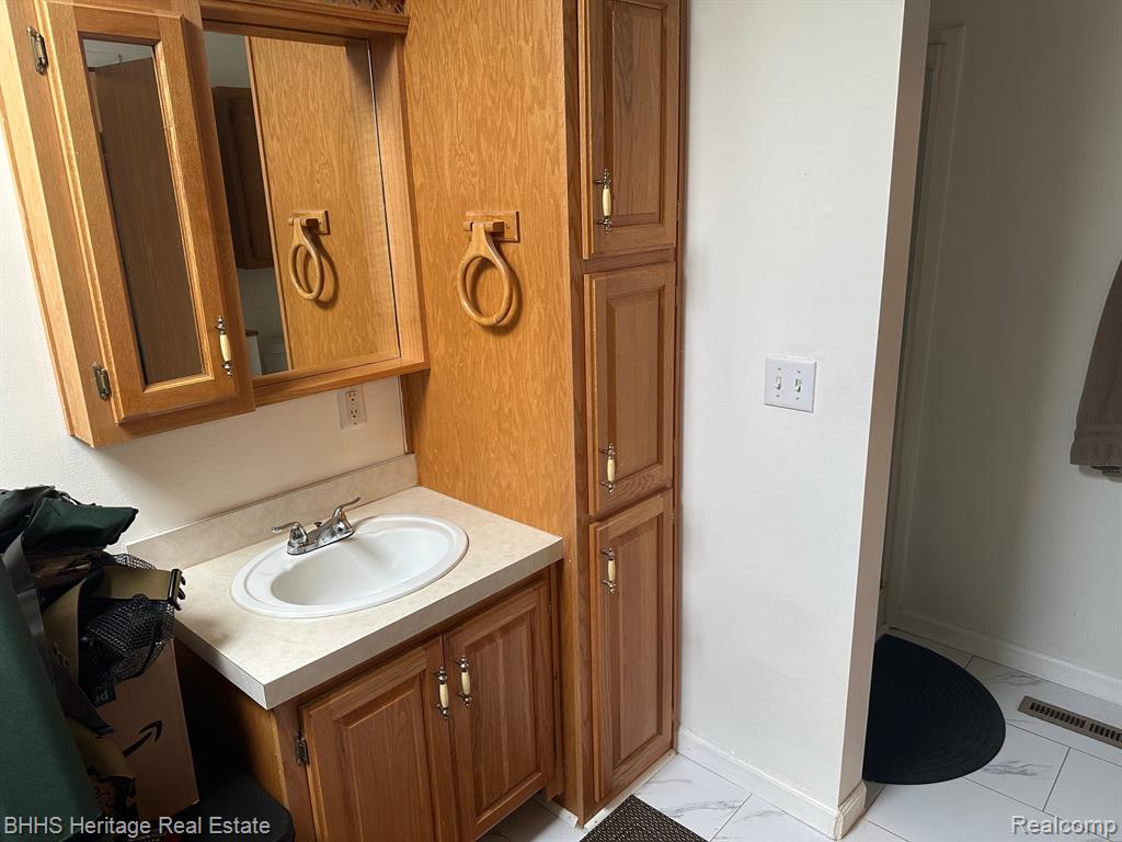 189 Chinkapin Rill Fenton, MI 48430 - Photo 12 of 15