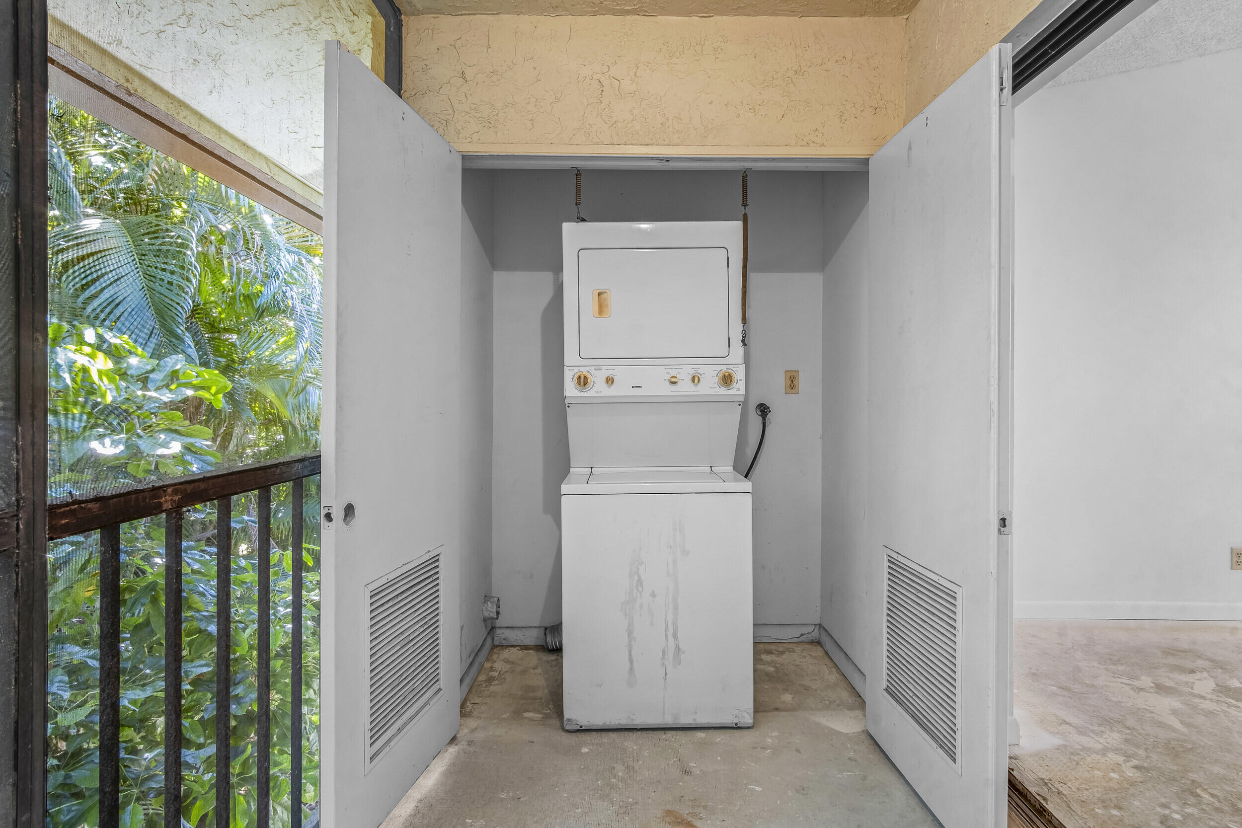 22076 Palms Way, Unit 203 Boca Raton, FL 33433 - Photo 19 of 25 22076 palms way-19
