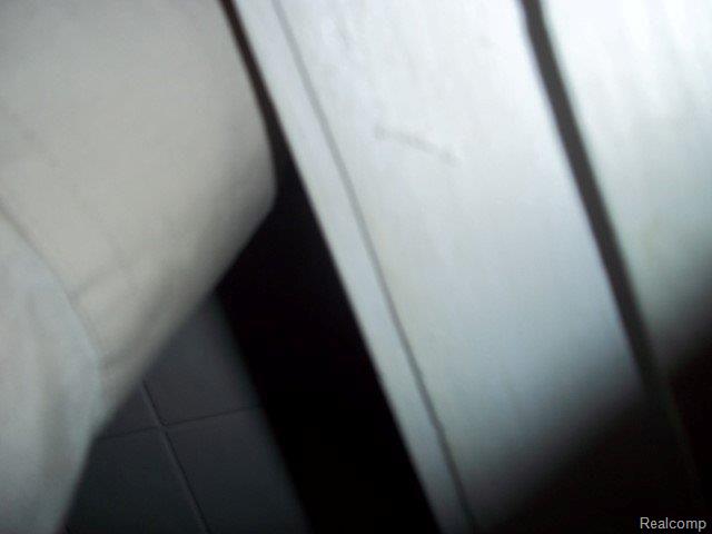 23339 Roxana Avenue Eastpointe, MI 48021 - Photo 15 of 21 100_0473 (Small).JPG