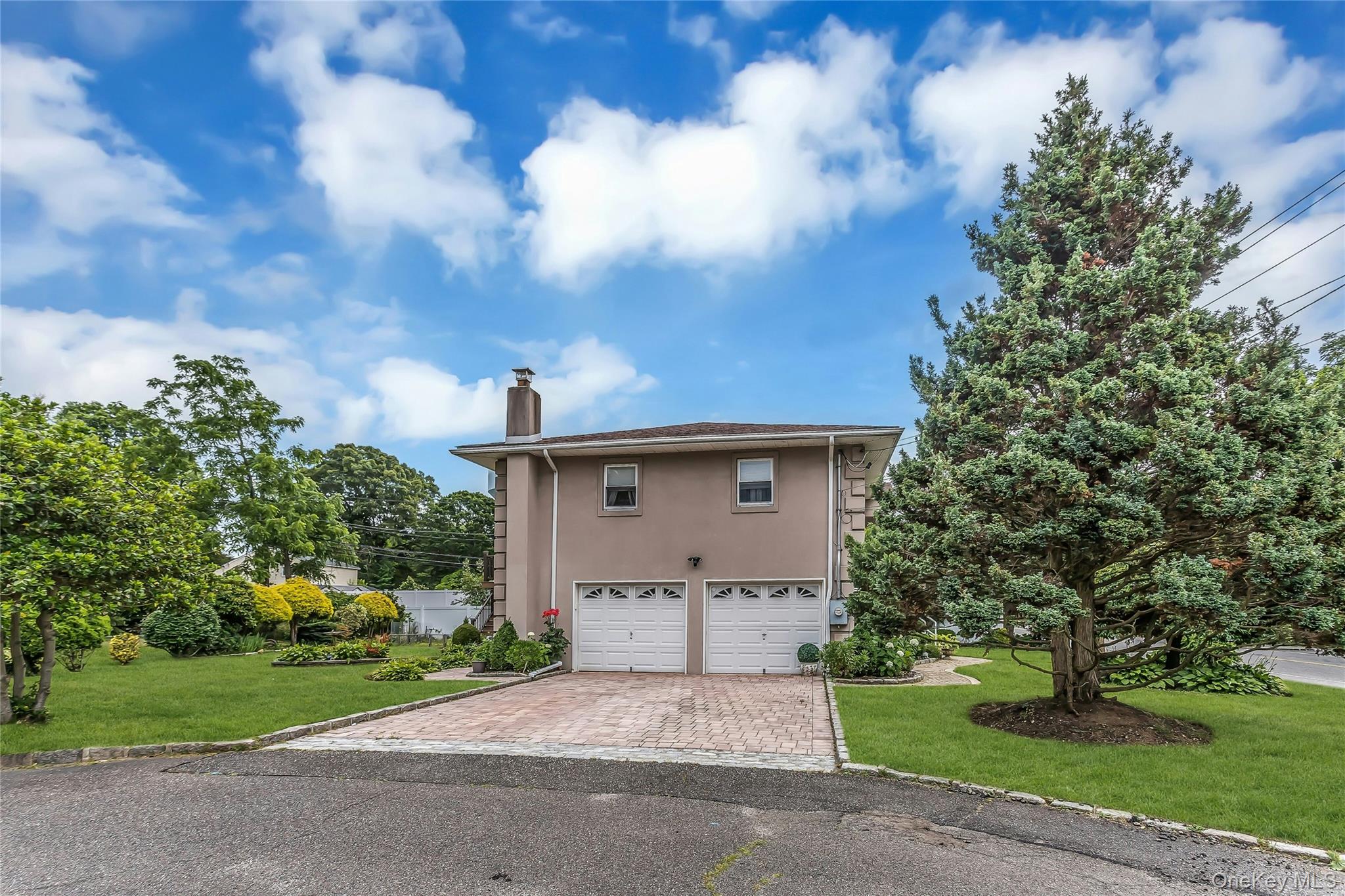 105 Convent Road Syosset, NY 11791 - Photo 22 of 28