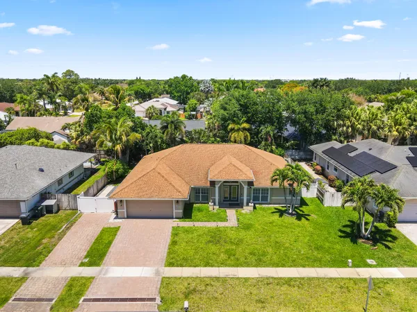 $5,600 | 13885 Sheffield Street, Wellington, FL 33414