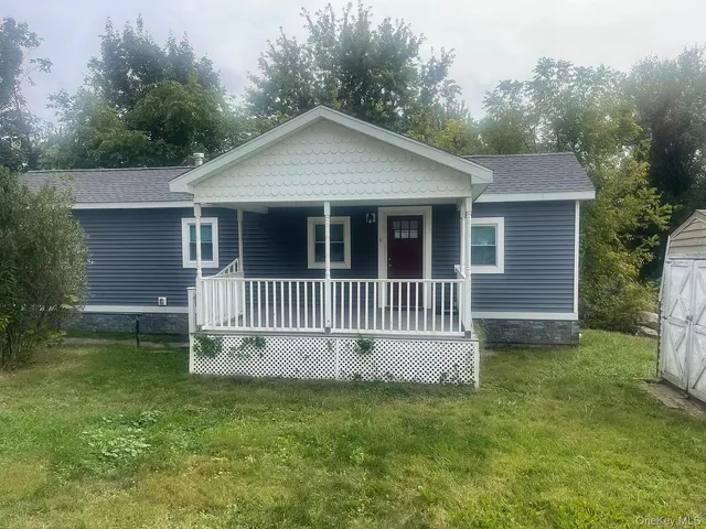 $2,100 | 8 Hideaway Lane, Unit 4, Marlboro, NY 12542