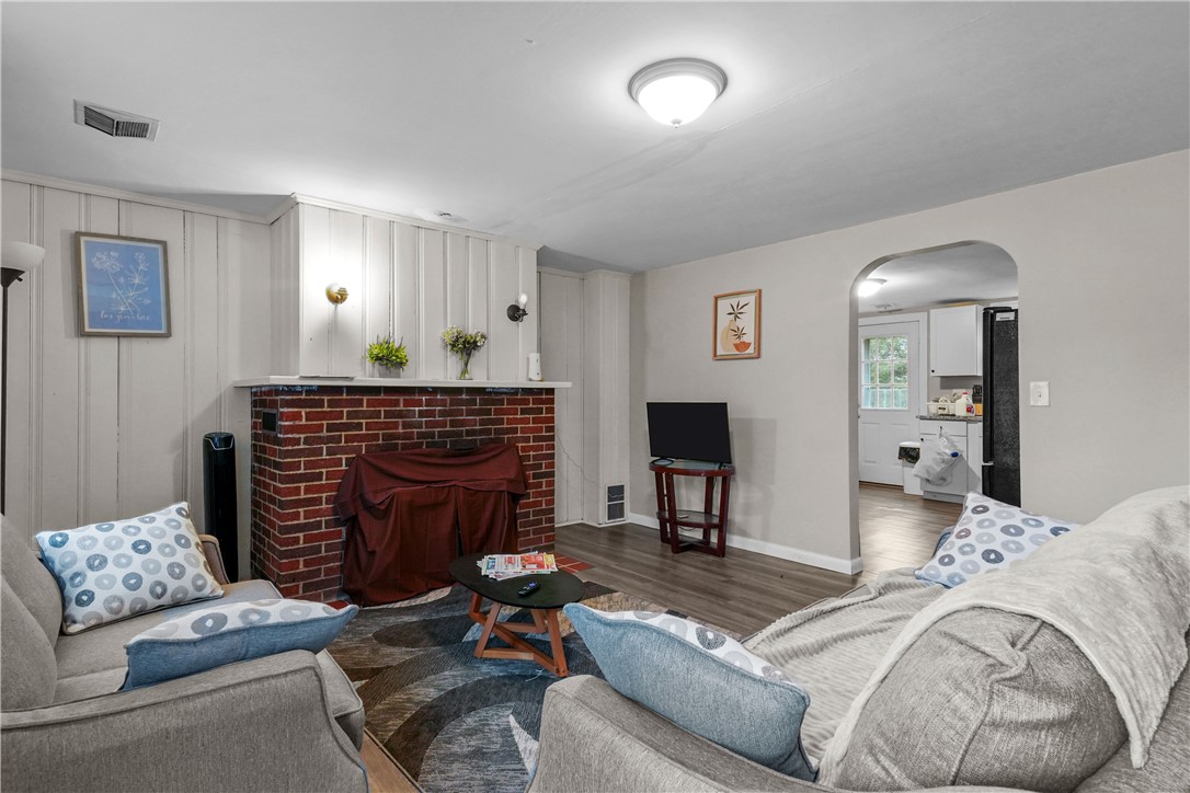 9 Overlook Road Narragansett, RI 02882 - Photo 2 of 18