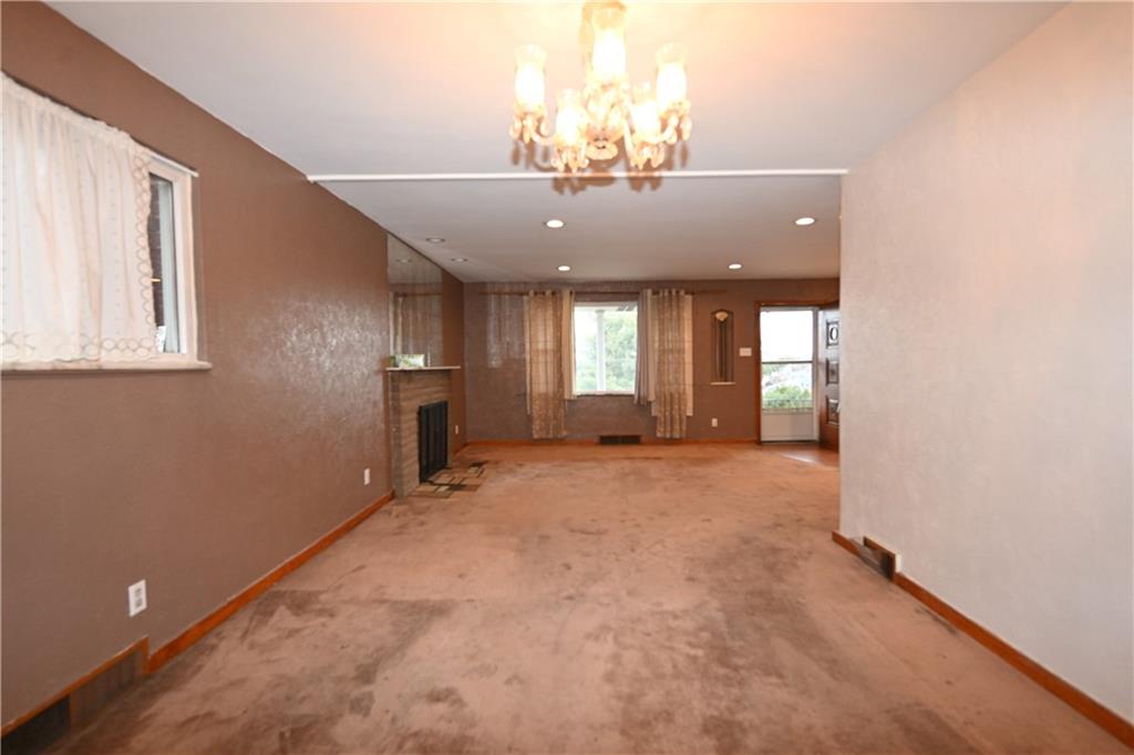 4111 Beehner Road Pittsburgh, PA 15217 - Photo 6 of 28 Gallery Image 6