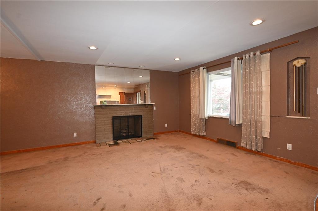 4111 Beehner Road Pittsburgh, PA 15217 - Photo 7 of 28 Gallery Image 7