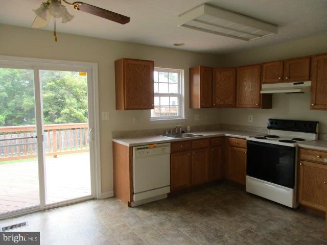 2804 Todkill Trace Edgewood, MD 21040 - Photo 5 of 16 Kitchen