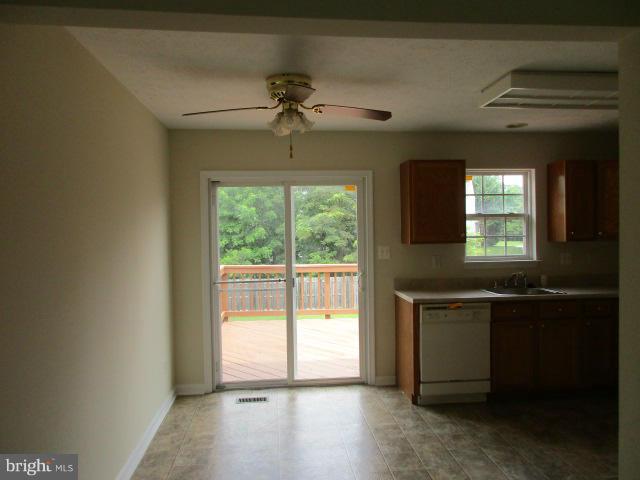 2804 Todkill Trace Edgewood, MD 21040 - Photo 6 of 16 Kitchen