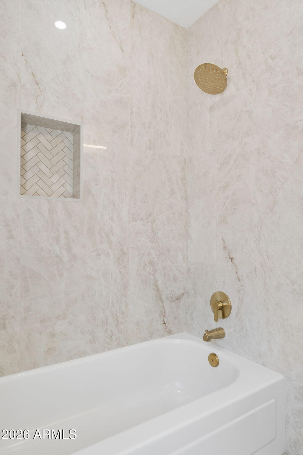 2451 East Dry Creek Road Phoenix, AZ 85048 - Photo 28 of 56 a bathroom with a bathtub
