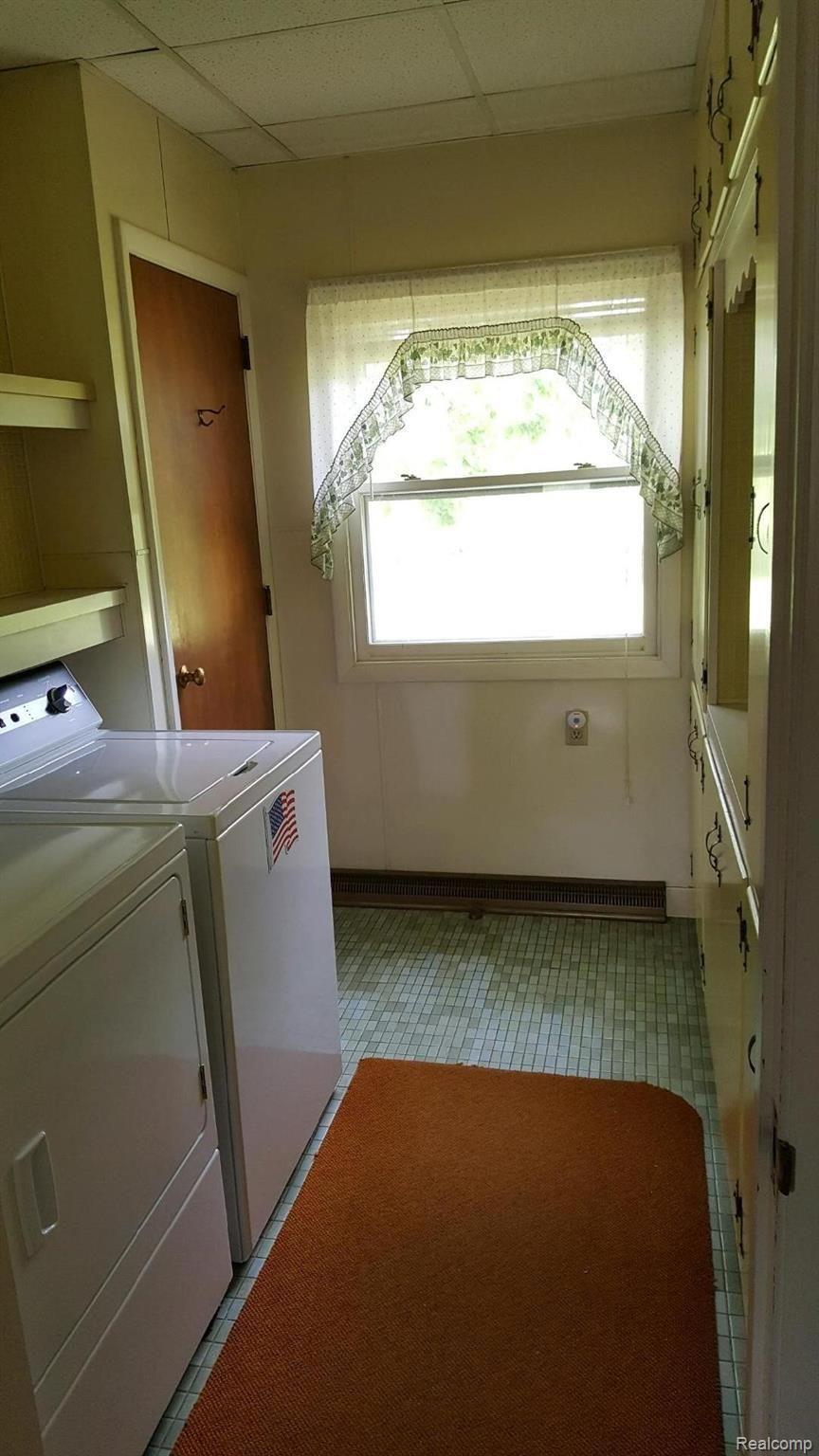 5641 West Allen Road Fowlerville, MI 48836 - Photo 14 of 26 laundry.jpg