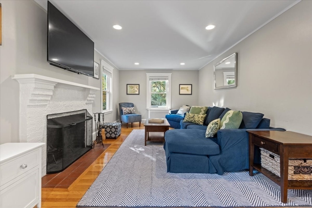 533 Chestnut Street Needham, MA 02492 - Photo 6 of 41 Gallery Image 6