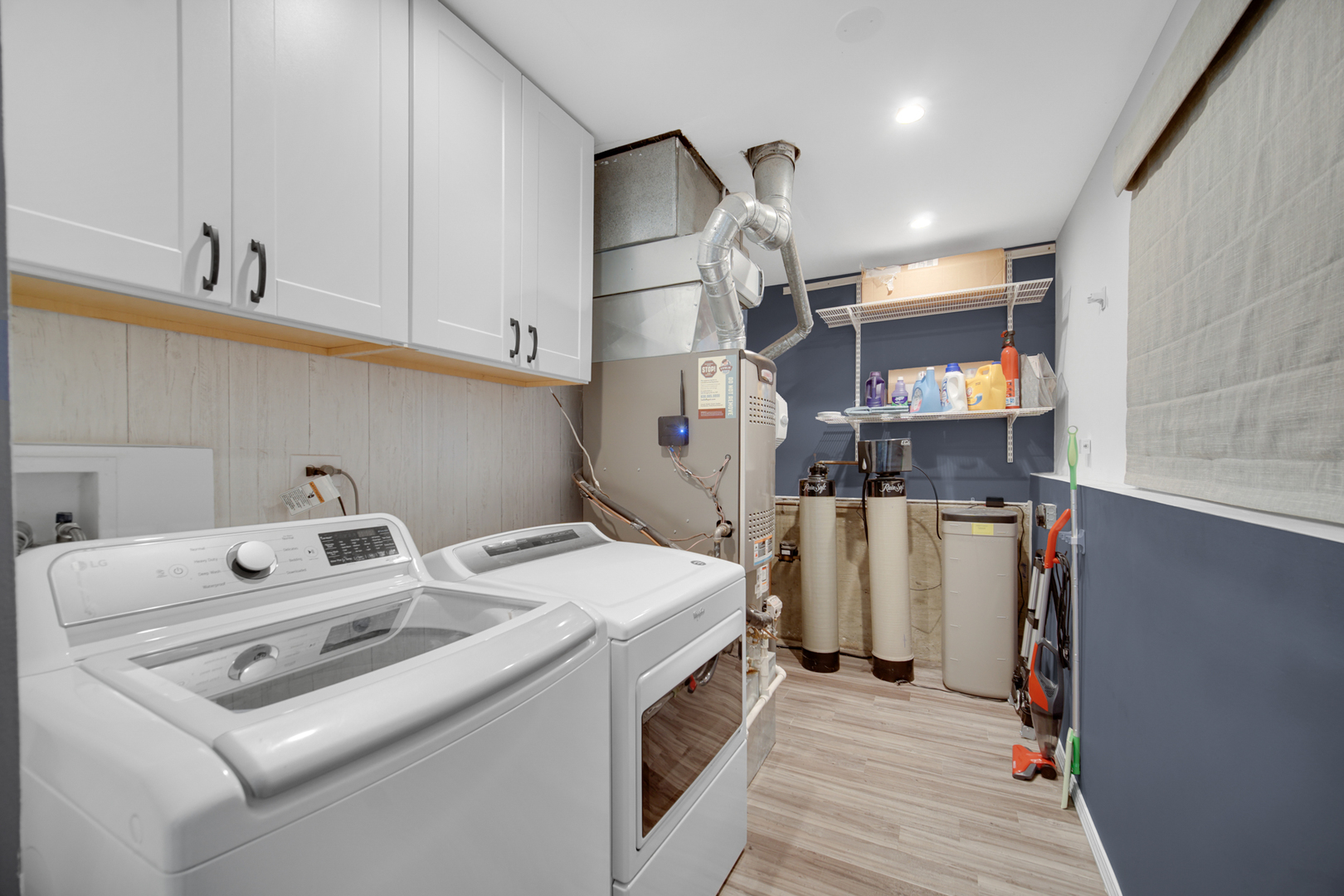 2S111 Churchill Lane Glen Ellyn, IL 60137 - Photo 15 of 34 a utility room with dryer and washer