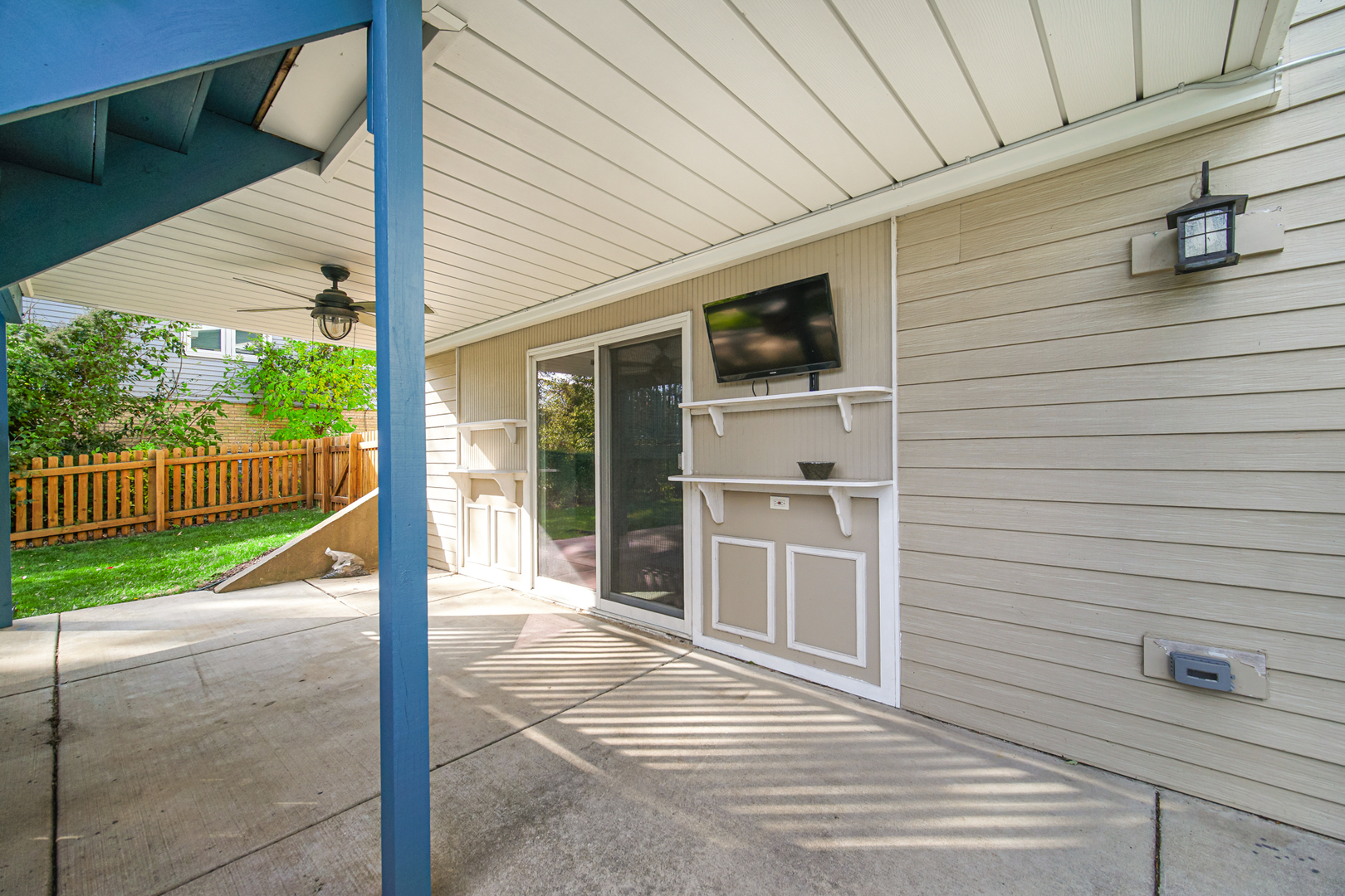 2S111 Churchill Lane Glen Ellyn, IL 60137 - Photo 30 of 34 a view of a house with a balcony