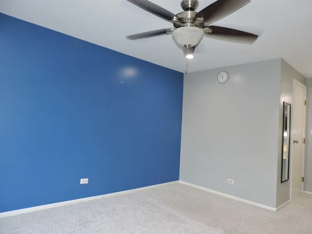 $270,000 | 2216 Andover Court, Schaumburg, IL 60107