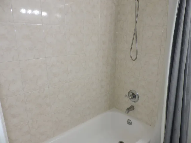 $270,000 | 2216 Andover Court, Schaumburg, IL 60107