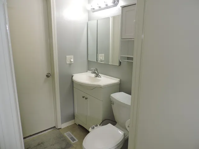 $270,000 | 2216 Andover Court, Schaumburg, IL 60107