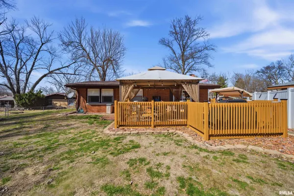 $110,000 | 2214 Glendale Avenue, Pekin, IL 61554