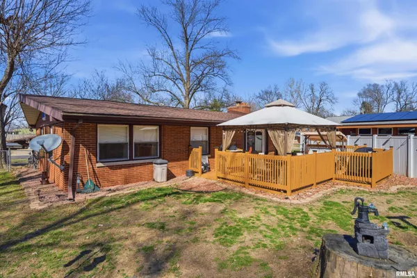 $110,000 | 2214 Glendale Avenue, Pekin, IL 61554