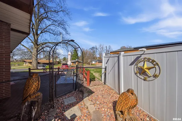 $110,000 | 2214 Glendale Avenue, Pekin, IL 61554