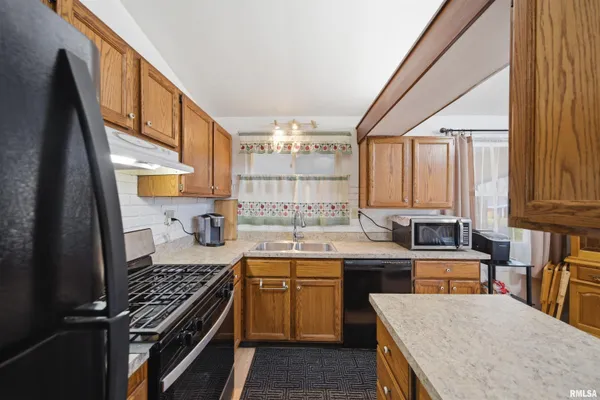 $110,000 | 2214 Glendale Avenue, Pekin, IL 61554