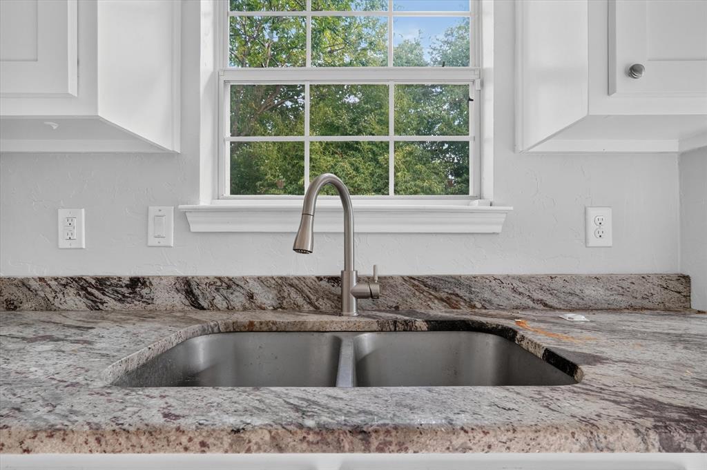 4102 Gordon Street Greenville, TX 75401 - Photo 8 of 28 Gallery Image 8
