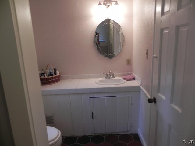 355 Coffeetown Road Easton, PA 18042 - Photo 15 of 27 Gallery Image 15
