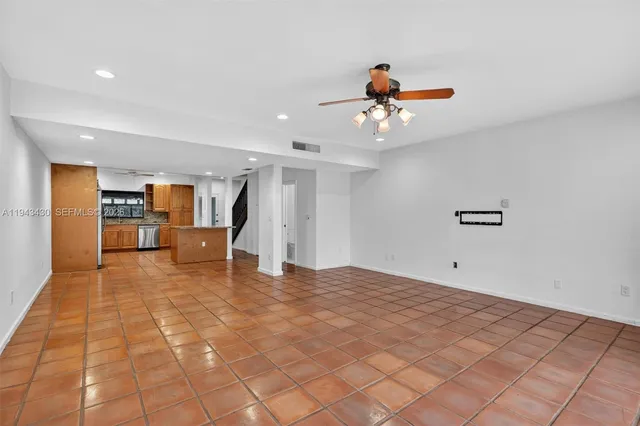 $3,250 | 8896 Southwest 62nd Terrace, Unit 7G, Miami, FL 33173