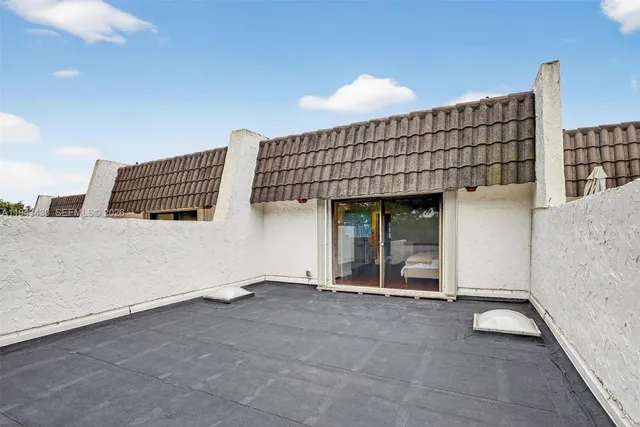 $3,250 | 8896 Southwest 62nd Terrace, Unit 7G, Miami, FL 33173