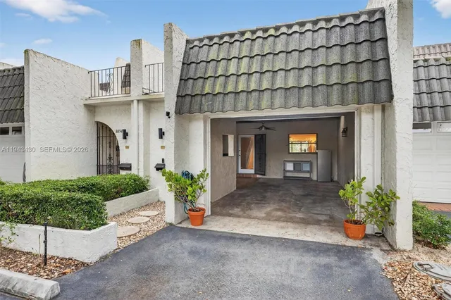 $3,250 | 8896 Southwest 62nd Terrace, Unit 7G, Miami, FL 33173