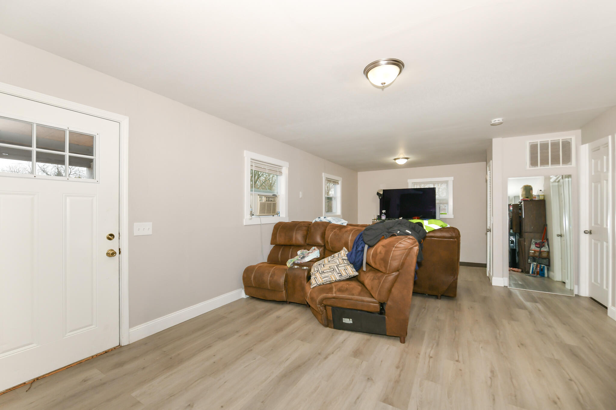 337 South 8th Street Delavan, WI 53115 - Photo 2 of 34 Living Room