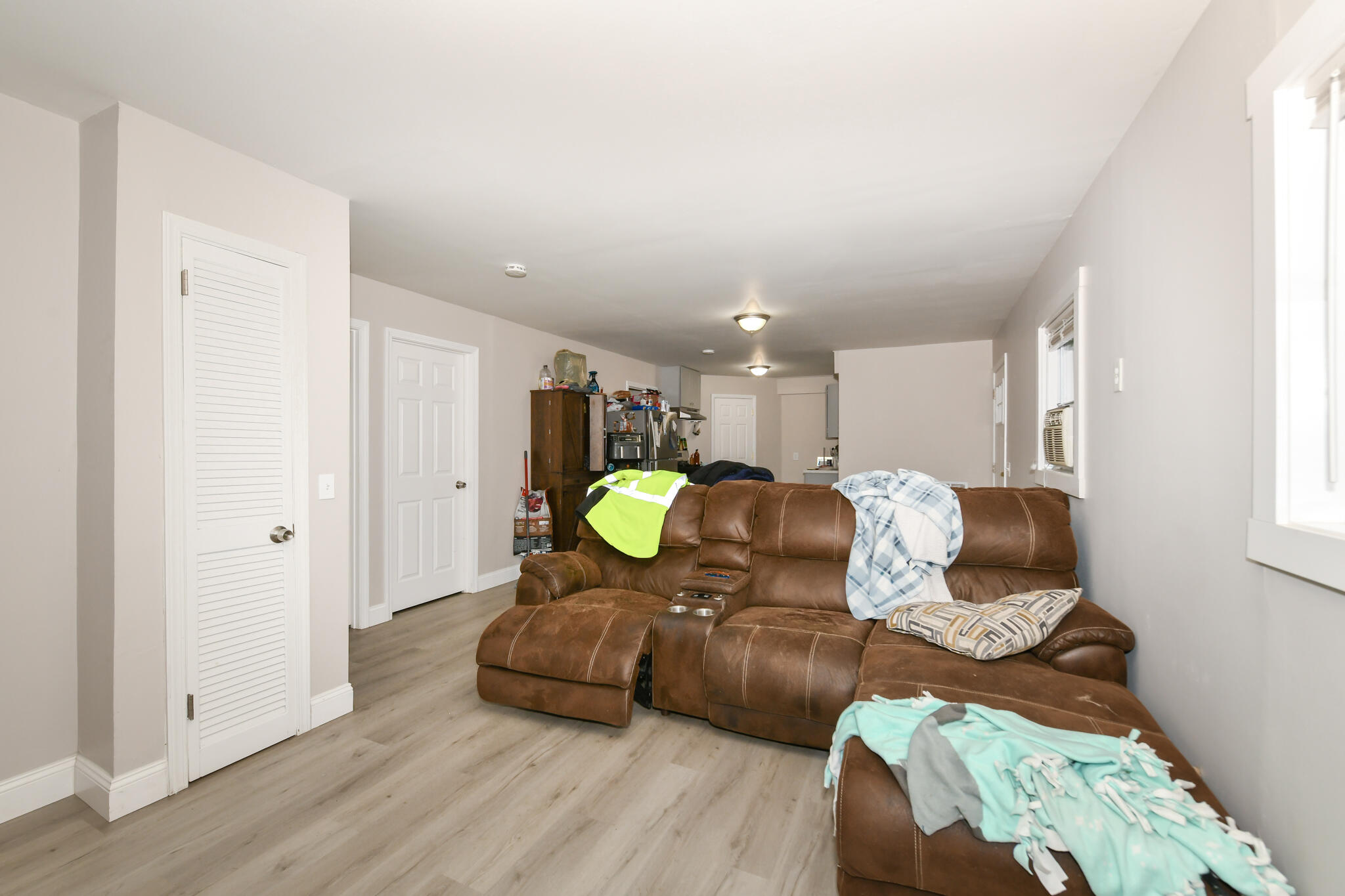 337 South 8th Street Delavan, WI 53115 - Photo 4 of 34 Living Room