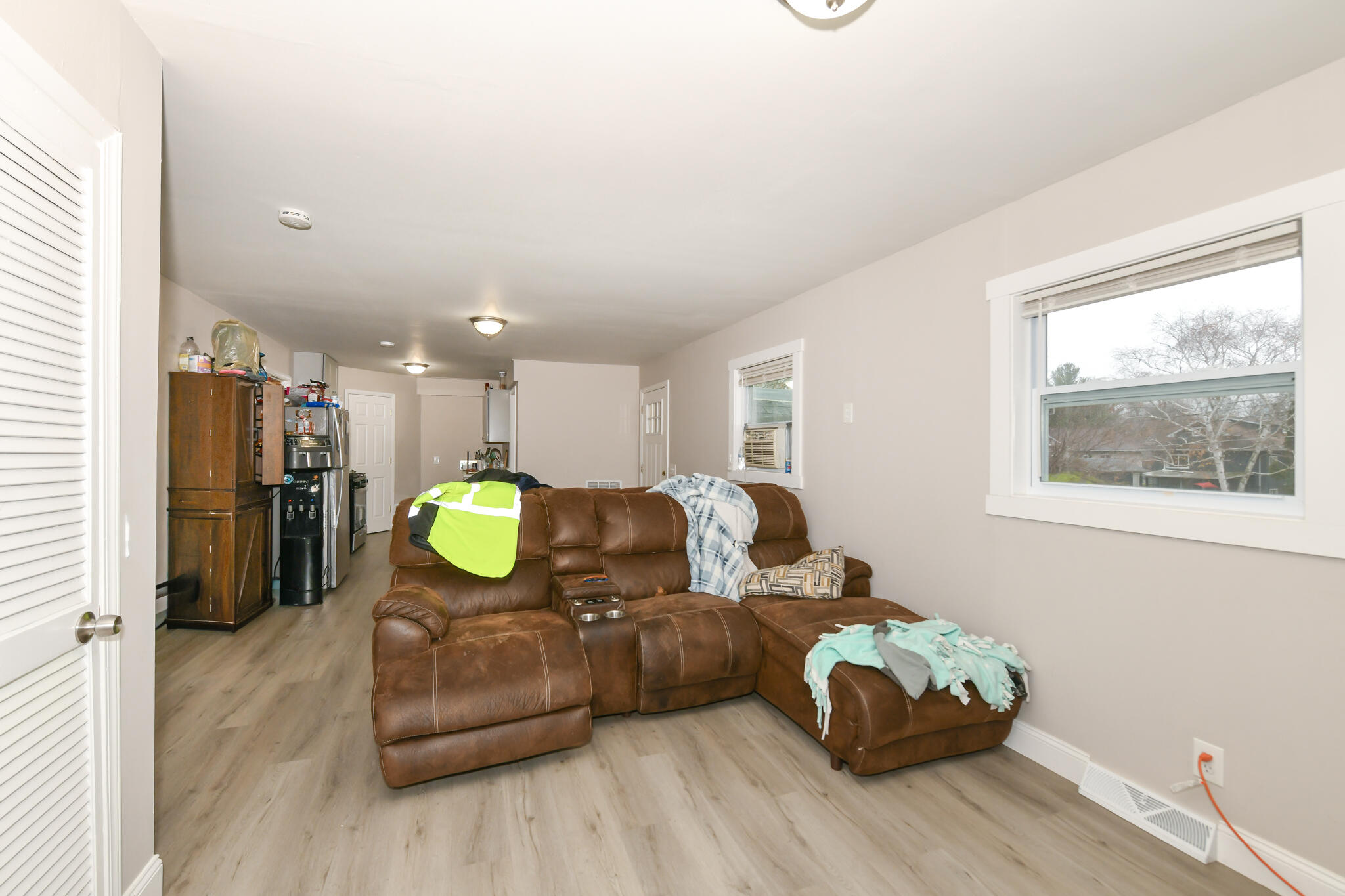 337 South 8th Street Delavan, WI 53115 - Photo 5 of 34 Living Room