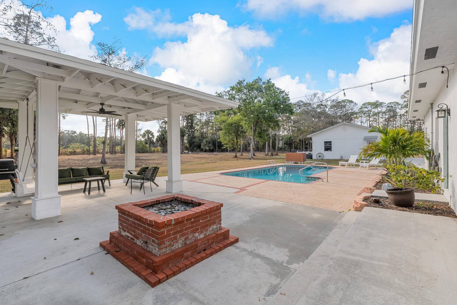 1453 E Road Loxahatchee Groves, FL 33470 - Photo 82 of 121 1453 E Rd Loxahatchee Groves-large-098-1