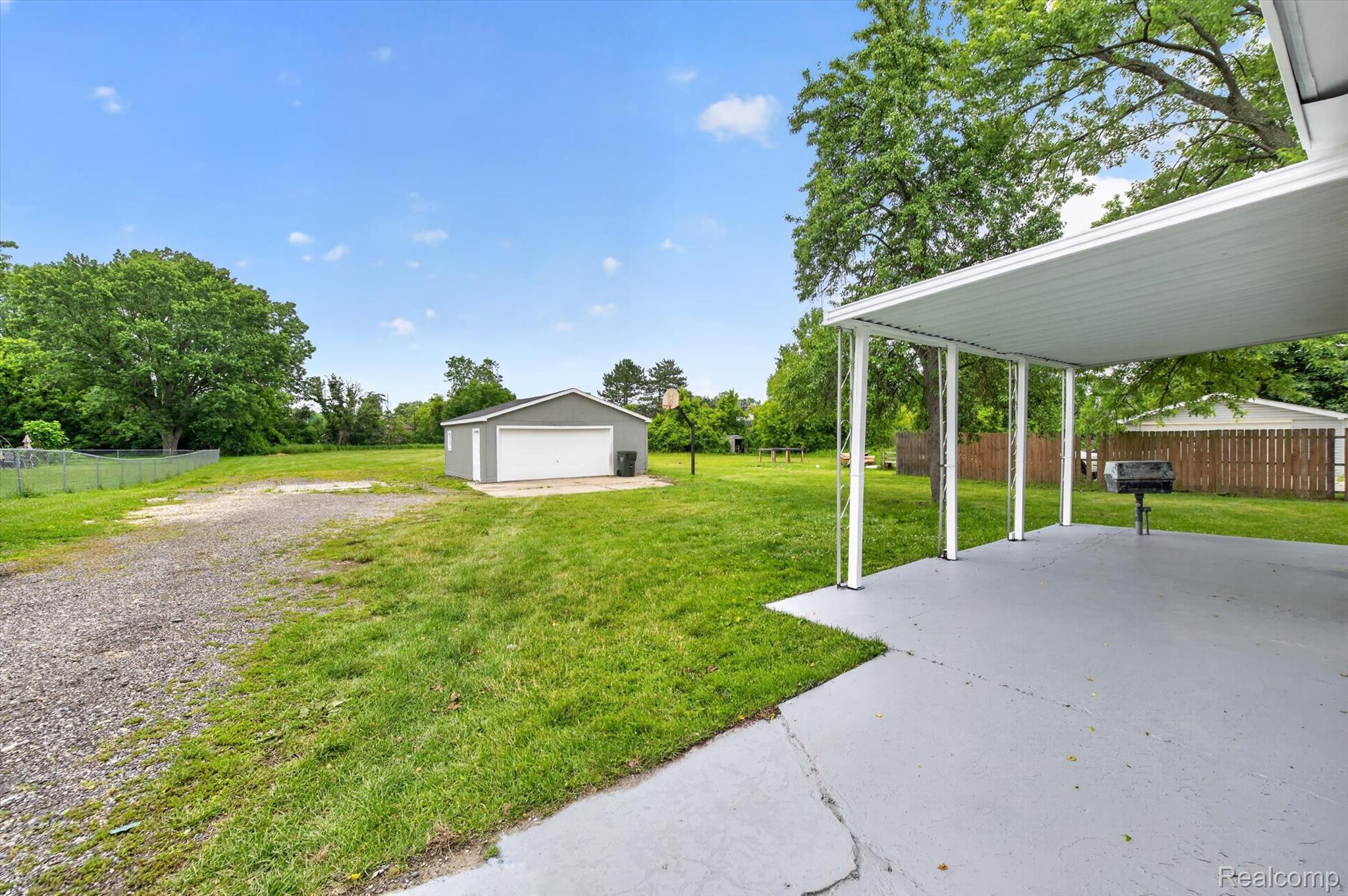 2931 Grant Road Rochester, MI 48309 - Photo 14 of 21 14.jpg