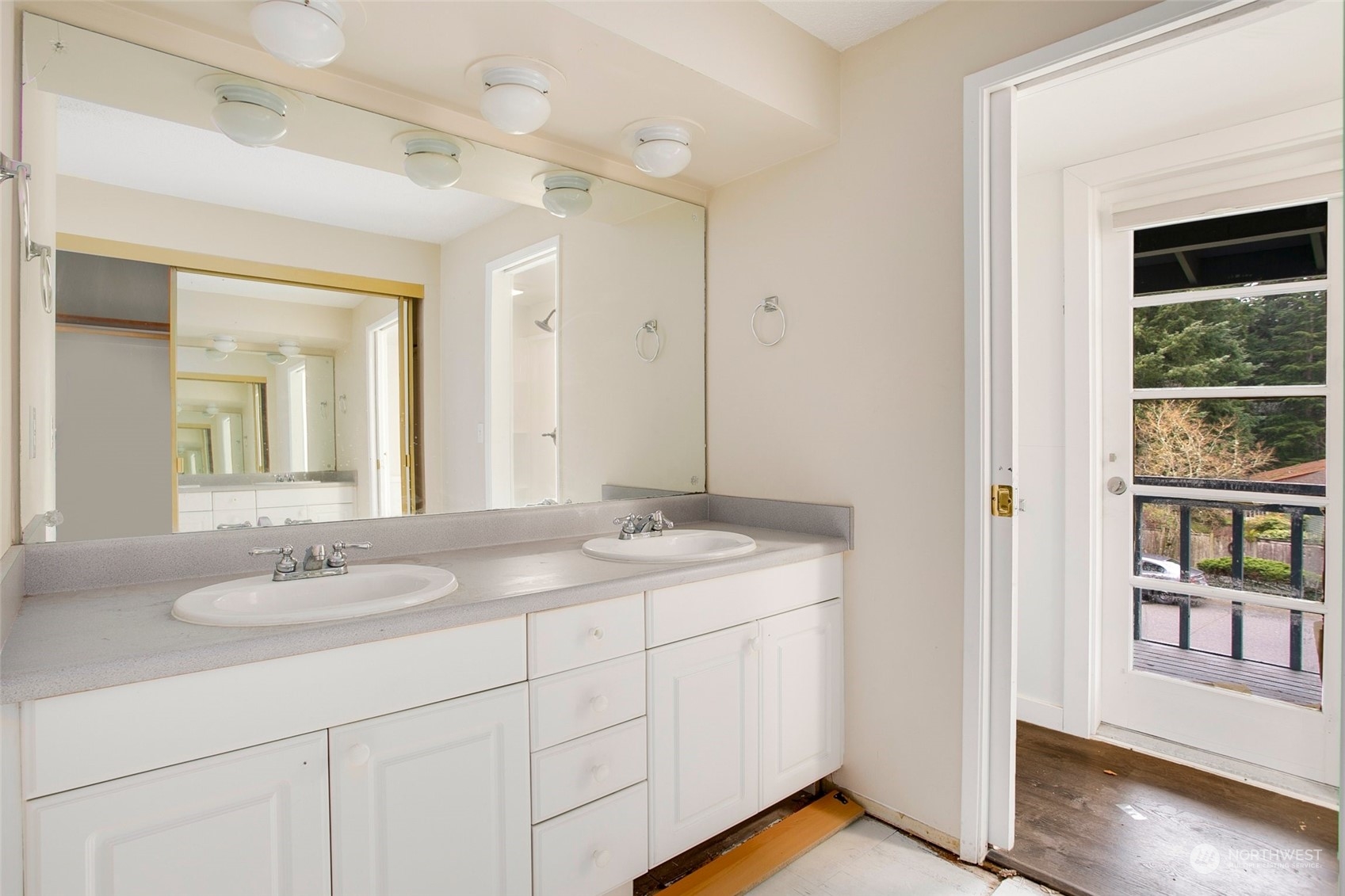 16810 143rd Avenue Southeast Renton, WA 98058 - Photo 27 of 38 a en suite bathroom with a granite countertop sink