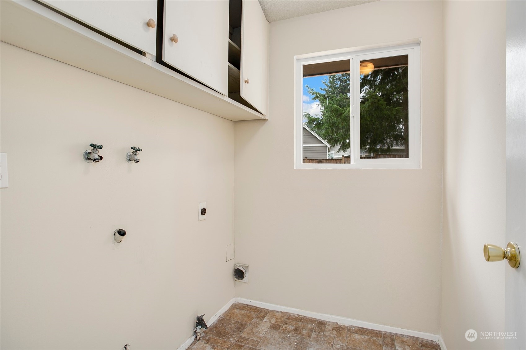 16810 143rd Avenue Southeast Renton, WA 98058 - Photo 31 of 38 a view of a small space