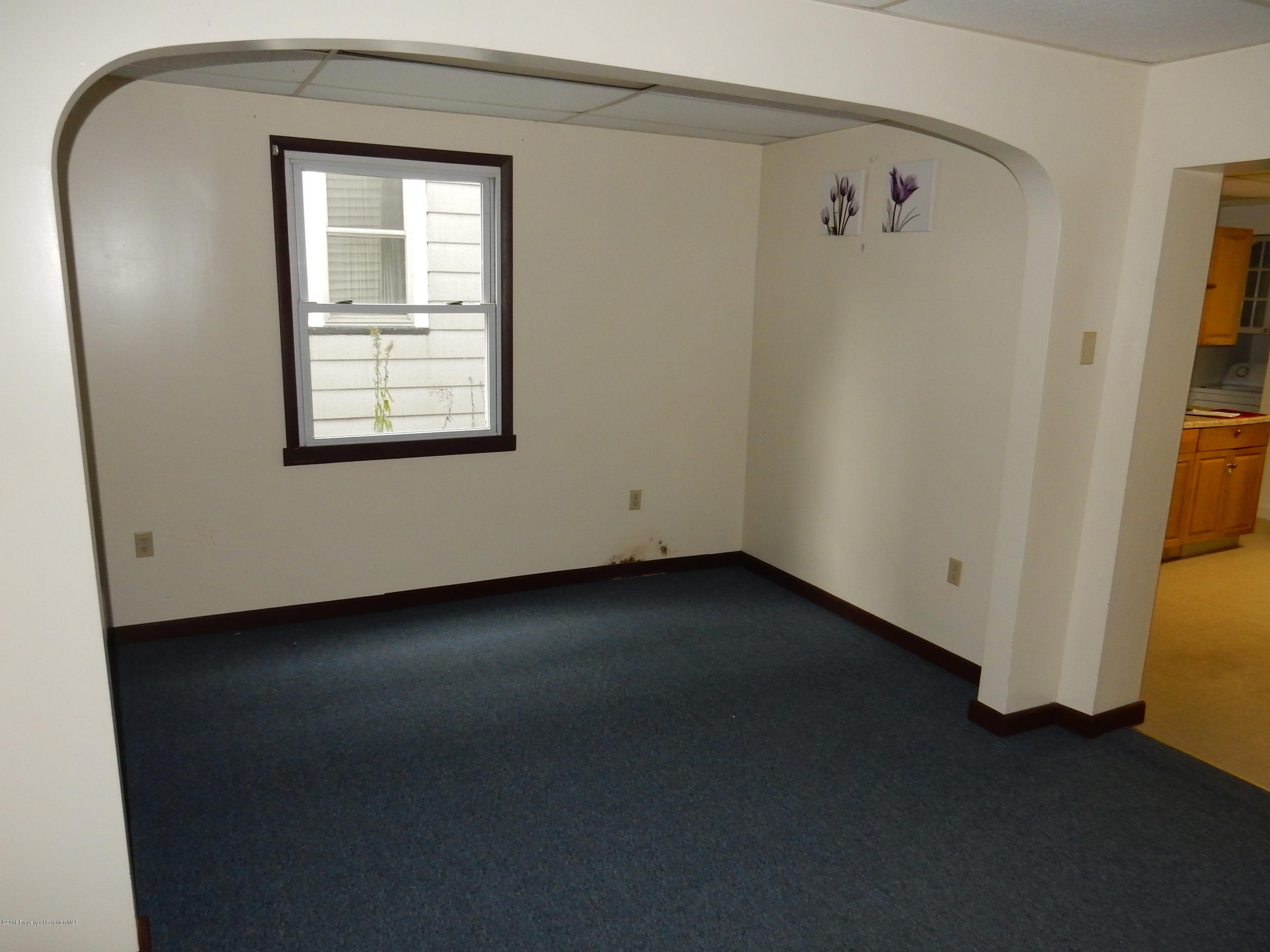 325 Spring Street Scranton, PA 18508 - Photo 4 of 17 Gallery Image 4