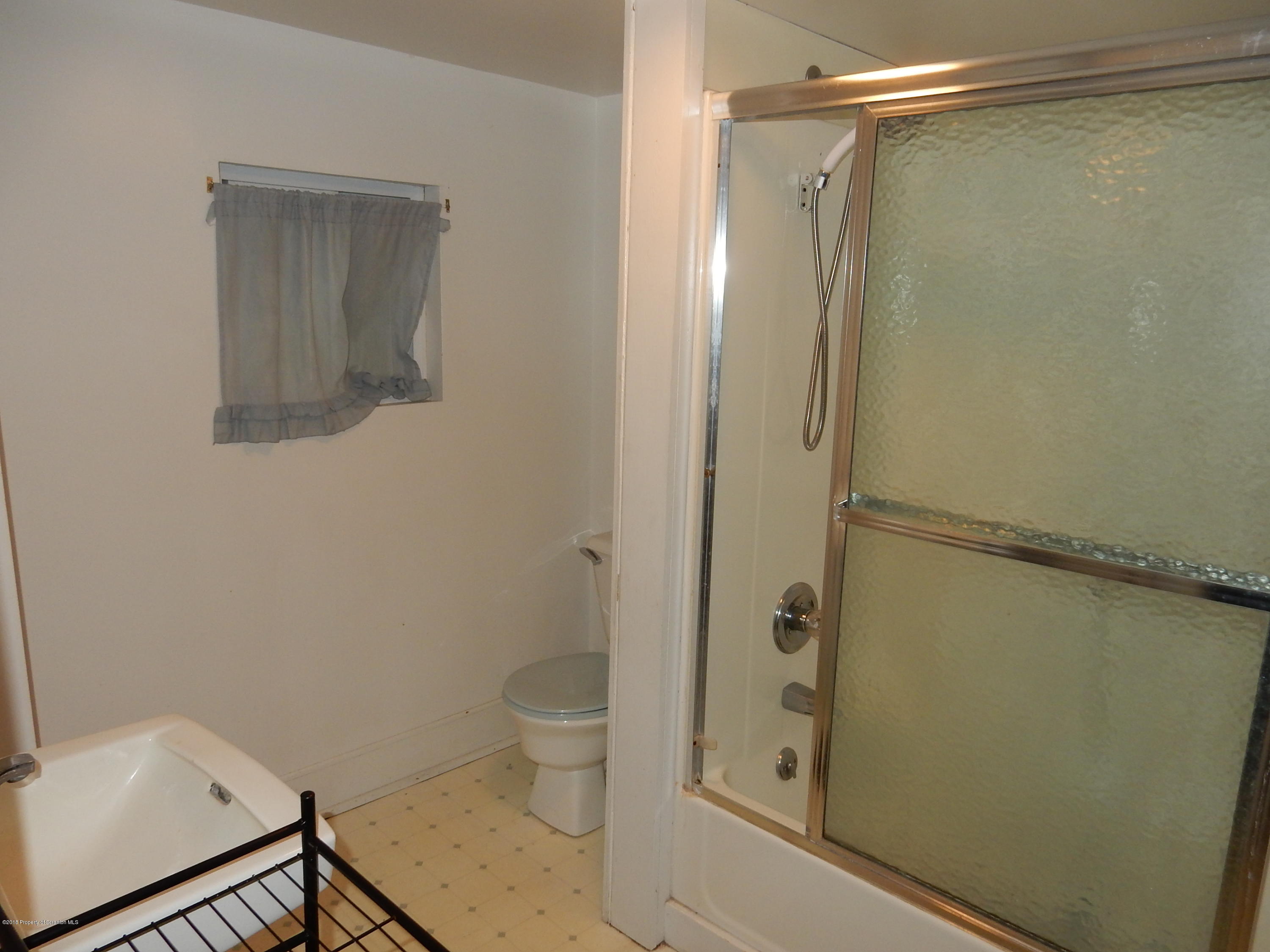 325 Spring Street Scranton, PA 18508 - Photo 5 of 17 Gallery Image 5