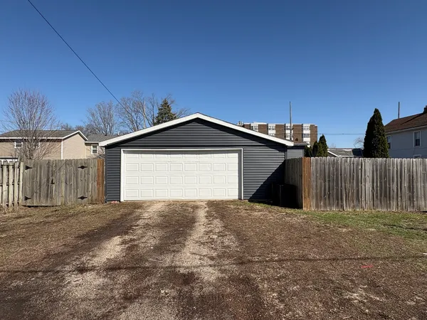 $205,000 | 913 Canal Street, Ottawa, IL 61350