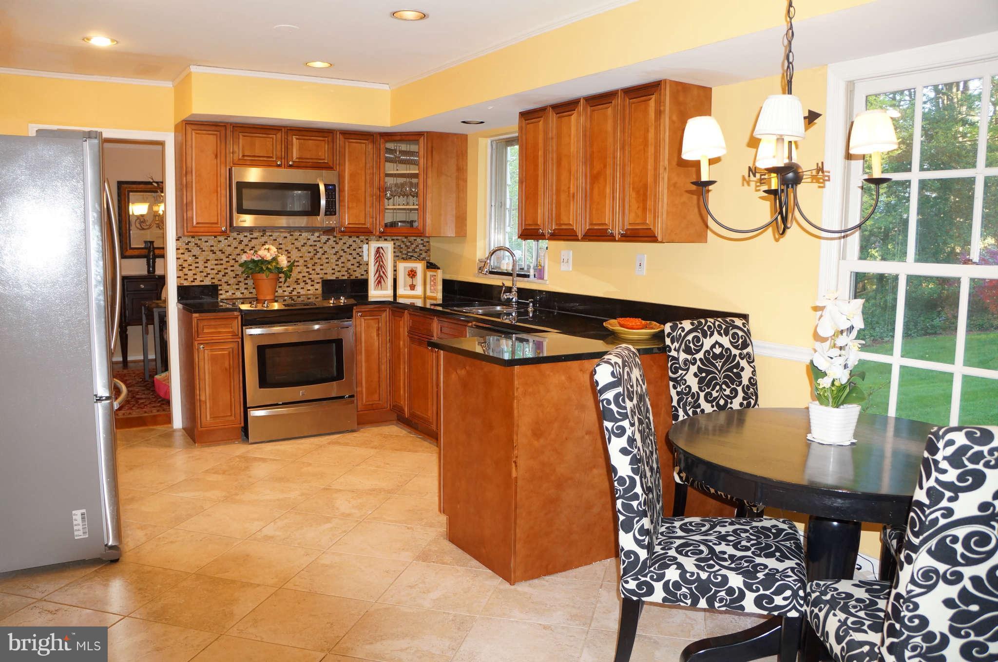 8810 Bells Mill Road Potomac, MD 20854 - Photo 2 of 10 Kitchen