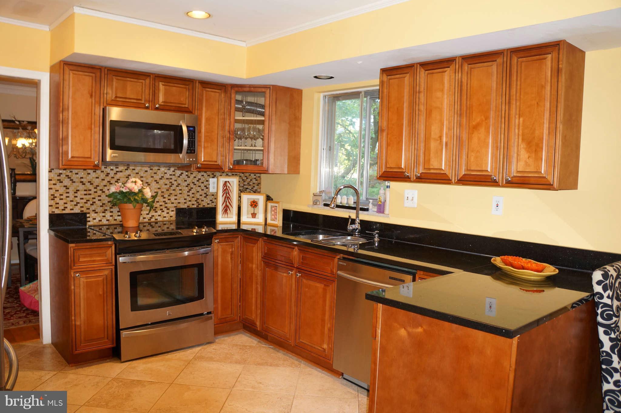 8810 Bells Mill Road Potomac, MD 20854 - Photo 3 of 10 Kitchen