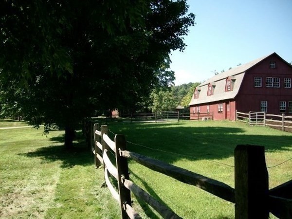 1352 North Brookfield Road Oakham, MA 01068 - Photo 1 of 40