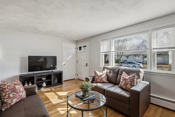 $285,000 | 46 Lakevilla Avenue, Springfield, MA 01109