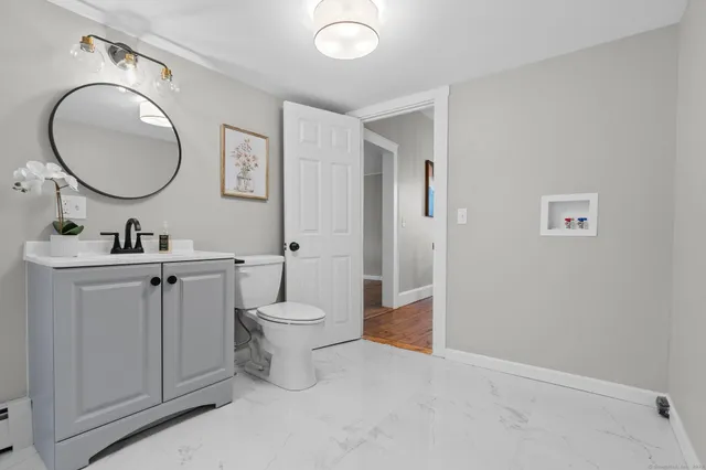 $549,900 | 72 Spencer Street, Suffield, CT 06078