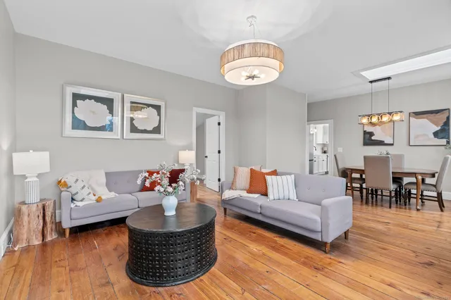 $549,900 | 72 Spencer Street, Suffield, CT 06078