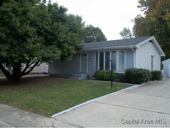 2720 Queensway Road Springfield, IL 62703 - Photo 1 of 24
