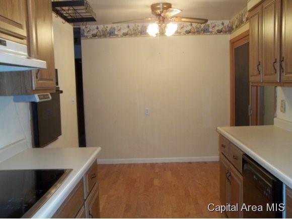 2720 Queensway Road Springfield, IL 62703 - Photo 2 of 24