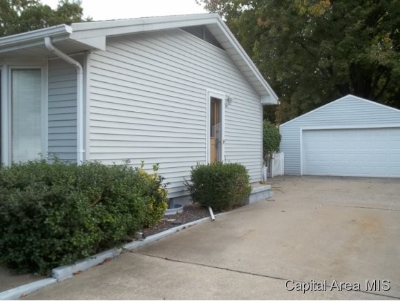 2720 Queensway Road Springfield, IL 62703 - Photo 17 of 24